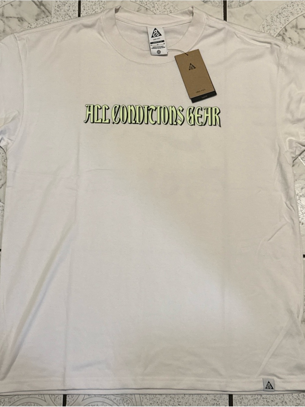 New Nike ACG Dri-FIT Iguana T-Shirt Phantom White Men’s Size Medium HJ0884-030